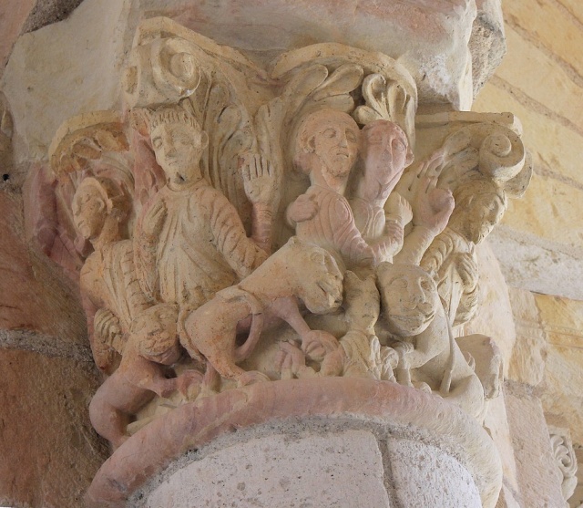Abbaye de St Benoit sur Loire Porche (2).jpg