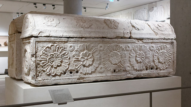 Sarcophagus Louvre AO5036 n01